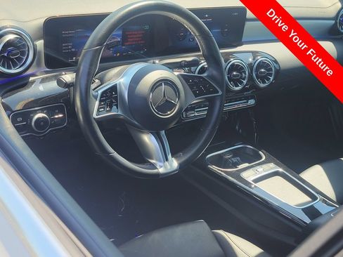 Used 2025 Mercedes-Benz CLA 250 image 5