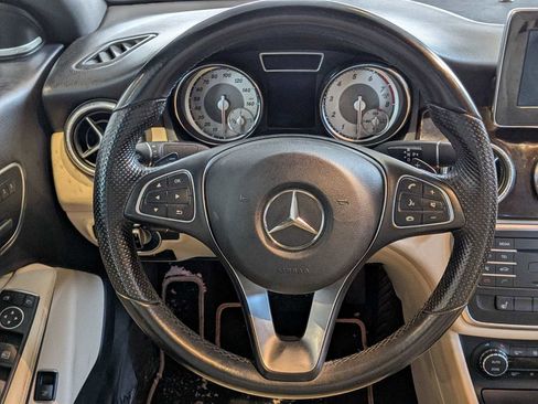 Used 2015 Mercedes-Benz CLA 250 image 21
