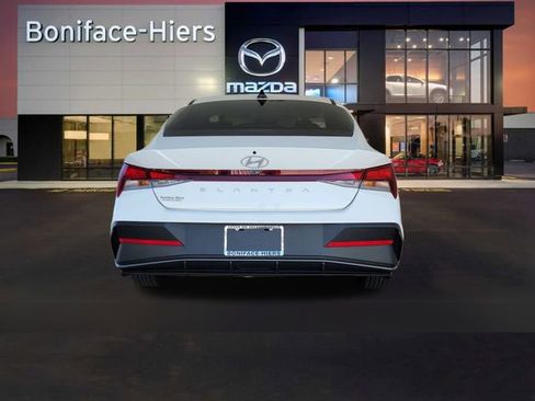 Used 2024 Hyundai Elantra SE image 29