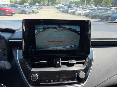 Used 2025 Toyota Corolla LE FWD image 21