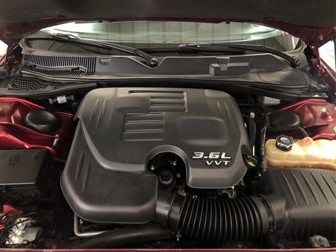 Used 2018 Dodge Challenger SXT image 11