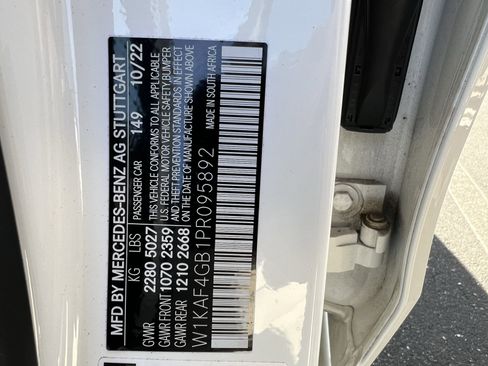 Used 2023 Mercedes-Benz C 300 Sedan image 37