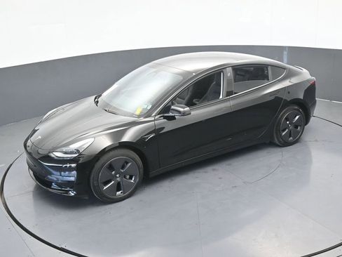 Used 2021 Tesla Model 3 Standard Range Plus image 42