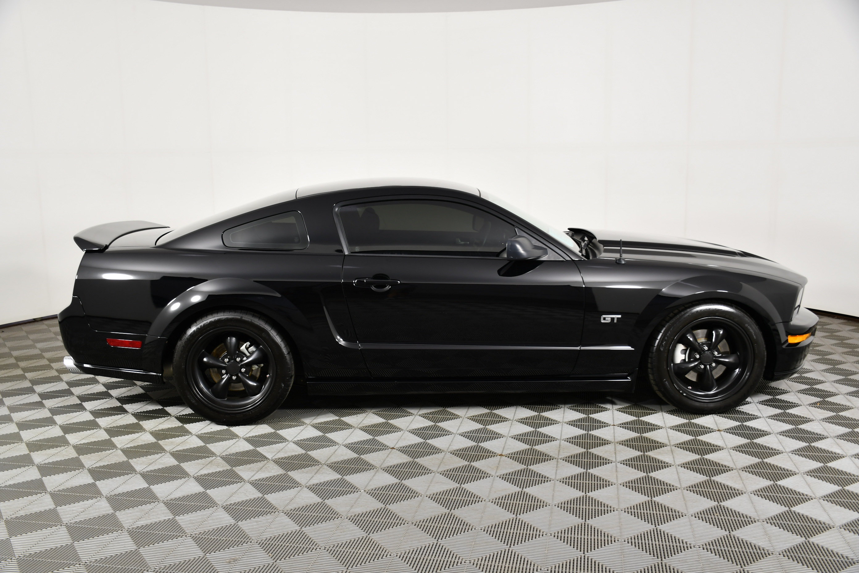 Used 2008 Ford Mustang GT RWD image 5