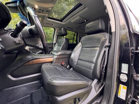 Used 2019 GMC Yukon Denali w/ Denali Ultimate Package AWD/4WD image 11