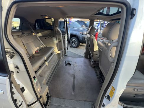 Used 2008 Toyota Sienna XLE image 21