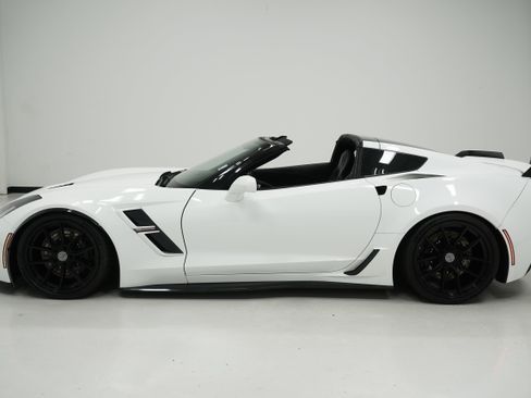 Used 2017 Chevrolet Corvette Grand Sport w/ Grand Sport Heritage Package RWD image 10