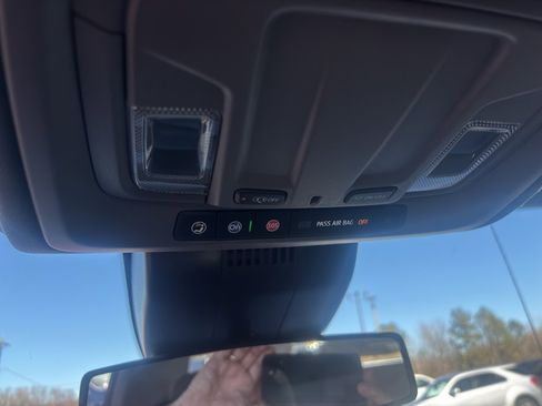 Used 2025 Chevrolet Silverado 1500 W/T image 17