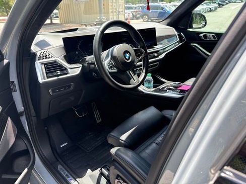 Used 2025 BMW X7 M60i AWD/4WD image 16