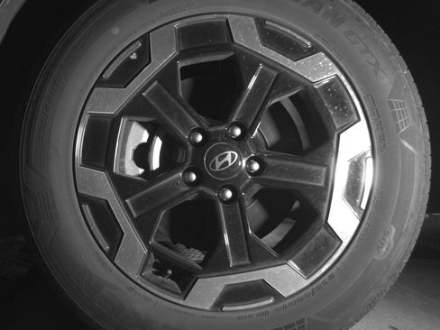 Used 2025 Hyundai Santa Fe SEL FWD image 12