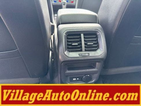 Used 2022 Volkswagen Tiguan SE w/ Panoramic Sunroof Package AWD/4WD image 35