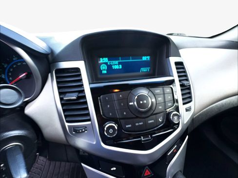 Used 2015 Chevrolet Cruze LS FWD image 20