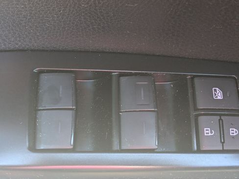 Used 2026 Toyota Camry SE w/ Convenience Package FWD image 12