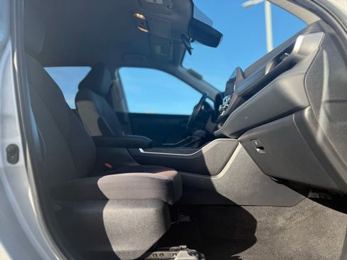 Used 2024 Toyota Highlander LE image 22