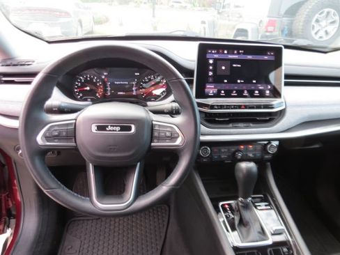 Certified 2022 Jeep Compass Latitude w/ Convenience Group AWD/4WD image 16
