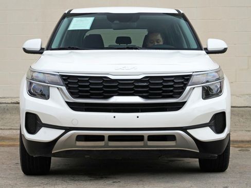 Used 2023 Kia Seltos LX AWD/4WD image 6