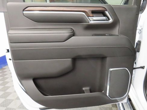 Used 2024 GMC Sierra 2500 SLT w/ SLT Premium Package image 75