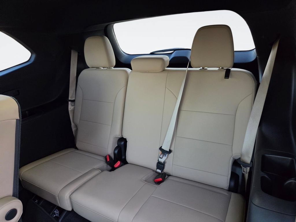 Used 2026 Buick Enclave Preferred FWD image 36