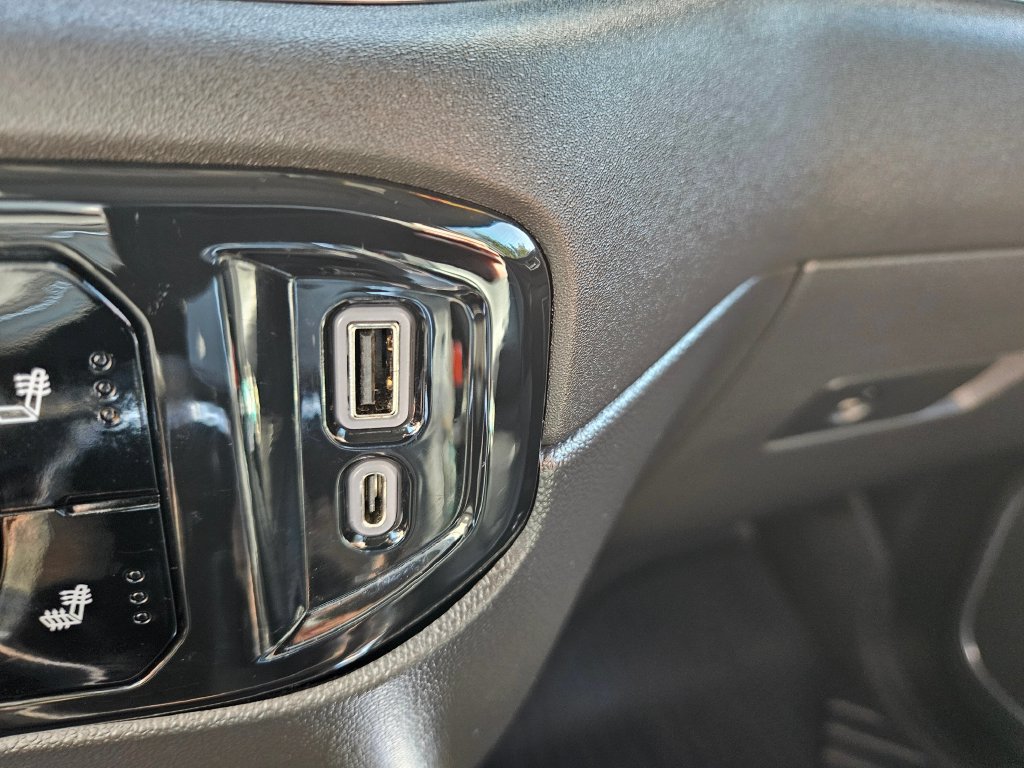 Used 2022 Chevrolet Silverado 1500 LT Trail Boss w/ LT Trail Boss Premium Package AWD/4WD image 31