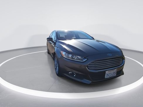 Used 2015 Ford Fusion SE w/ Equipment Group 202A image 4