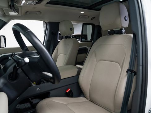 Used 2023 Land Rover Defender 130 S image 18