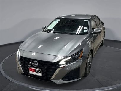 Used 2023 Nissan Altima 2.5 SV