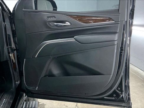 Used 2022 Cadillac Escalade Sport Platinum image 26