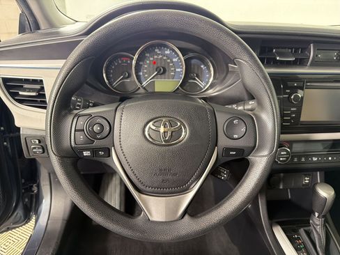 Used 2015 Toyota Corolla LE FWD image 17