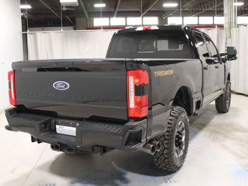 Used 2023 Ford F250 Lariat w/ Lariat Ultimate Package AWD/4WD image 17