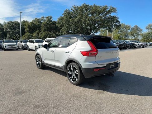 Used 2021 Volvo XC40 T5 R-Design w/ Protection Package Premier image 4