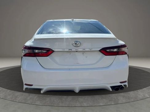 Used 2021 Toyota Camry SE FWD image 4