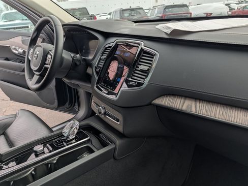 Used 2023 Volvo XC90 T8 Ultimate AWD/4WD image 31