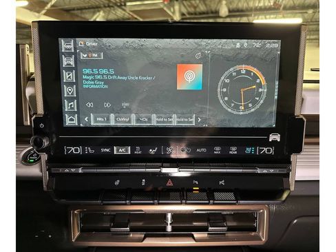Used 2025 GMC Hummer EV 2X w/ LPO, Dark Essentials Package AWD/4WD image 31