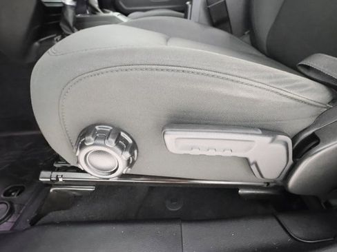 Used 2020 Jeep Wrangler Unlimited Sport image 9