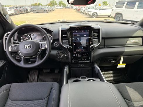 New 2026 RAM 1500 4x4 Crew Cab image 19