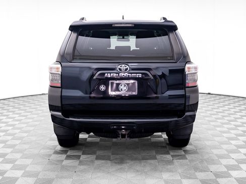 Used 2019 Toyota 4Runner SR5 AWD/4WD image 4