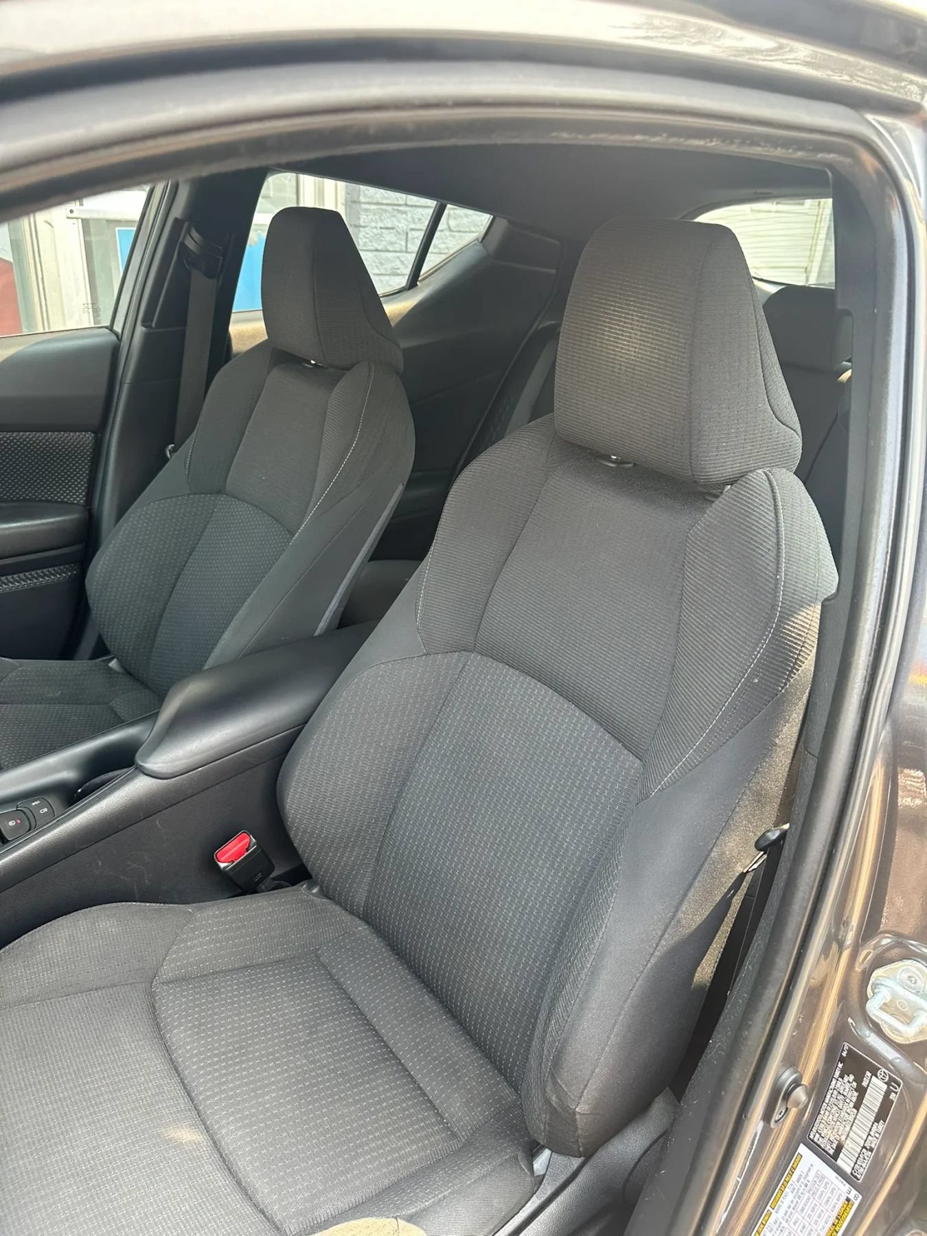 Used 2018 Toyota C-HR XLE FWD image 10