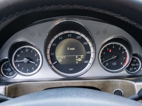 Used 2011 Mercedes-Benz E 350 4MATIC Sedan image 9