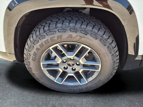 New 2026 GMC Terrain AT4 w/ Technology Package II AWD/4WD image 29
