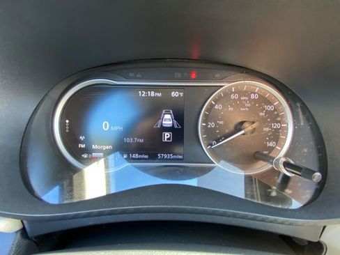 Used 2022 Nissan Versa SV image 21