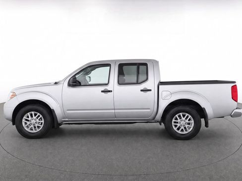 Used 2016 Nissan Frontier SV w/ SV Value Truck Package AWD/4WD image 8