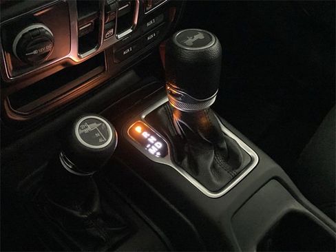 Used 2022 Jeep Wrangler Unlimited Sport w/ Xtreme Recon 35" Tire Package image 21