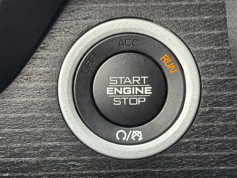 Used 2023 RAM 1500 Limited w/ Body Color Bumper Group image 29