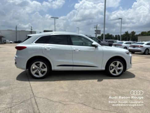 Used 2025 Audi Q5 Premium Plus w/ Premium Plus AWD/4WD image 6