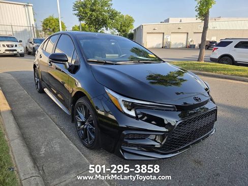 Used 2026 Toyota Corolla SE FWD image 2