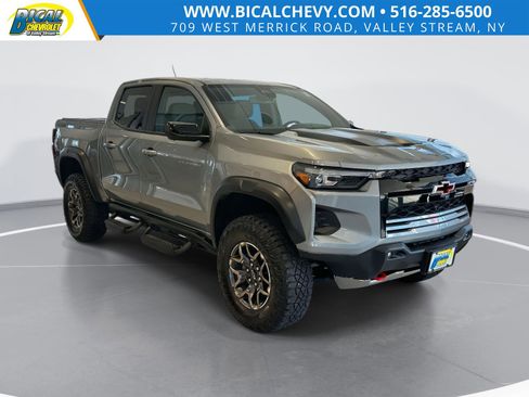 Used 2024 Chevrolet Colorado ZR2 w/ Technology Package image 1