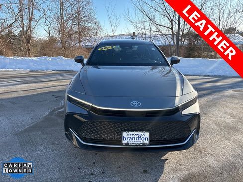 Used 2023 Toyota Crown image 2