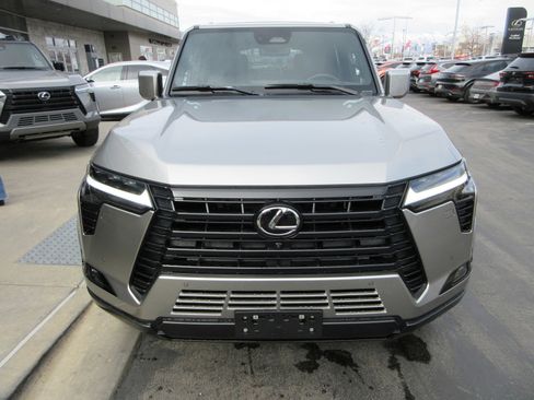 Used 2026 Lexus GX 550 w/ Cold Area Package image 14