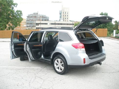 Used 2013 Subaru Outback 2.5i Limited AWD/4WD image 20