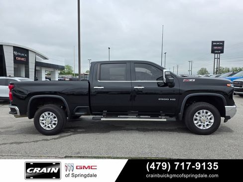 Used 2024 Chevrolet Silverado 2500 LTZ w/ LTZ Convenience Package AWD/4WD image 9